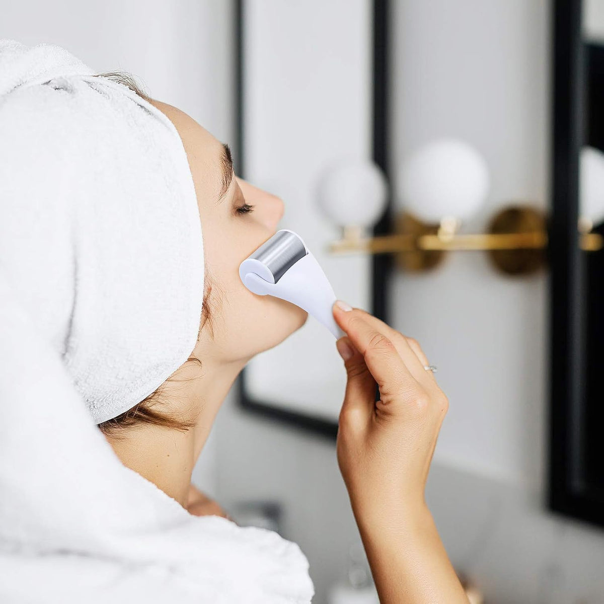 MAANGE Ice Roller For Face & Eye Roller for Puffiness,Stainless Steel Facial Roller Ice Face Roller