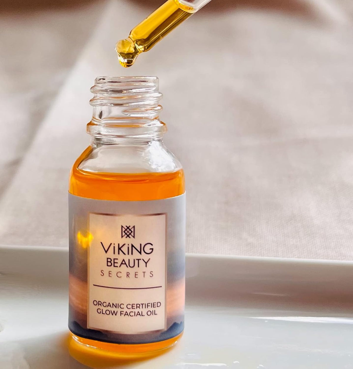 Glow Facial Oil - Organic Face Oil with Blend of 11 Certified Organic Oils and Extracts - Hydrating