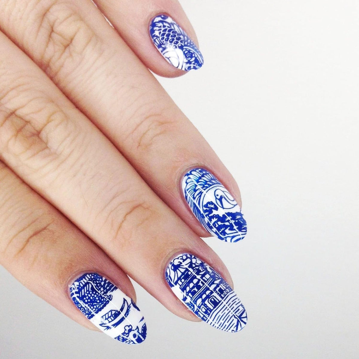 Maniology Porcelain Nail Stamping Plate | Classic Chinese Ceramic Dinnerware Design, Floral