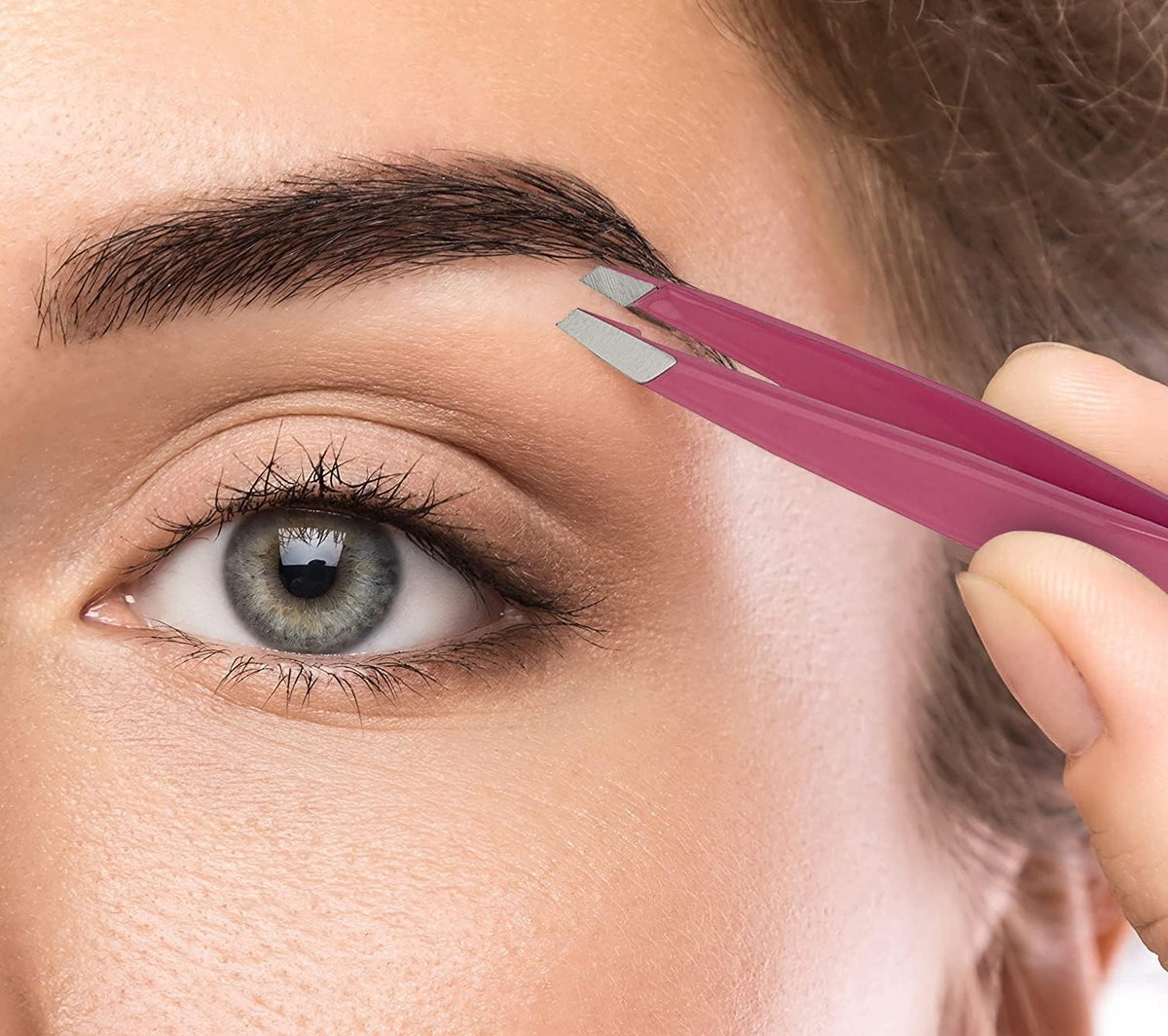 Slant Tweezer - Handmade in Switzerland - Professional Eyebrow & Facial Hair Remover - Etched