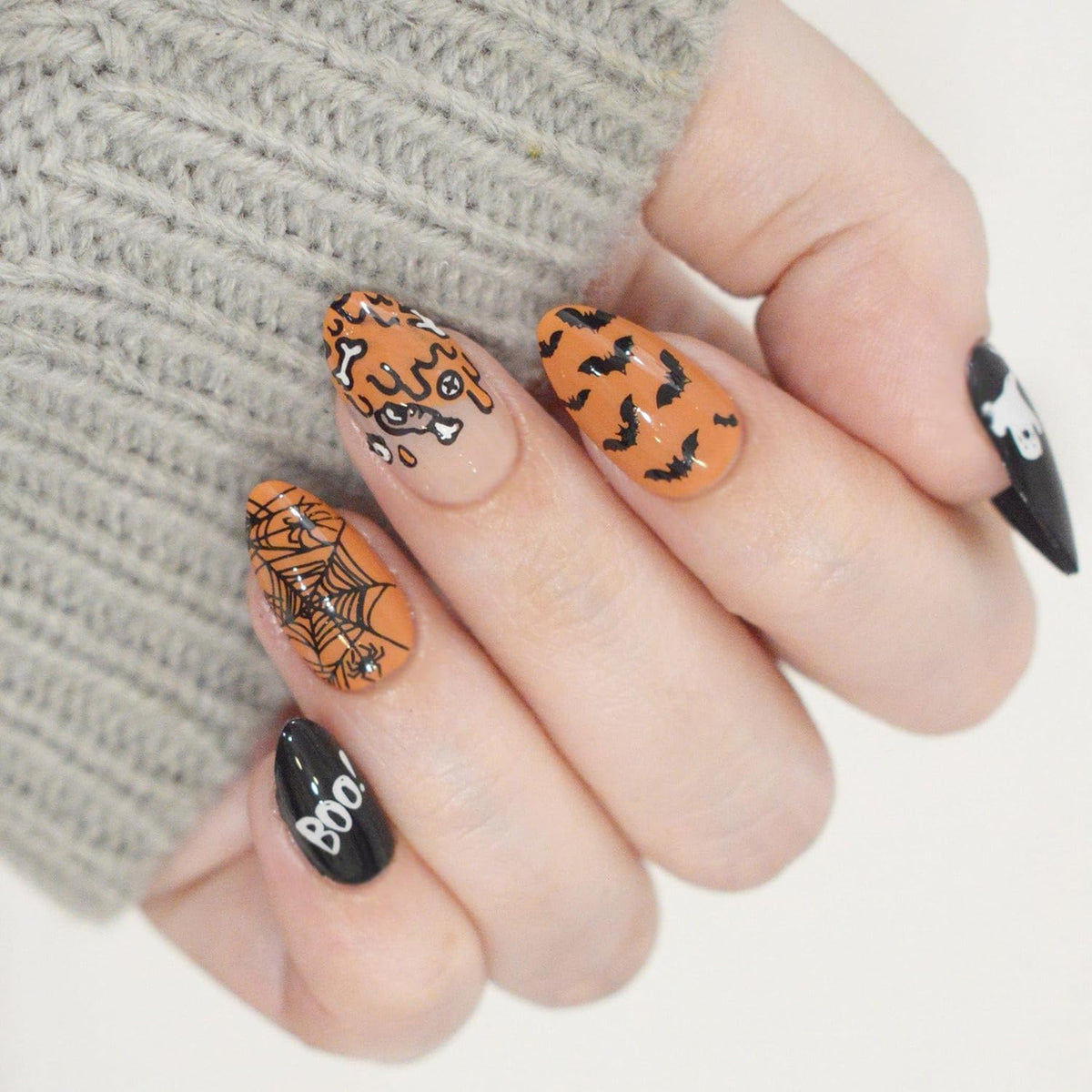 Maniology Halloween Limited Edition Nail Stamping Starter Kit (Plate, Polish, Top Coat, Stamper and