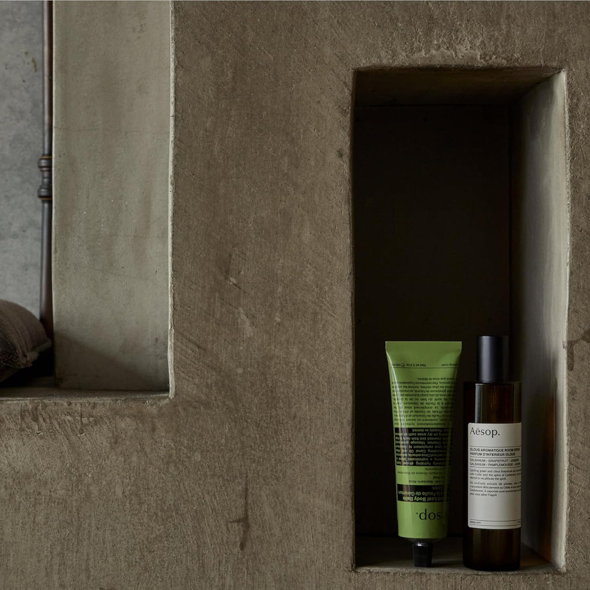 Aesop Geranium Leaf Exfoliating Body Scrub | Smooth, Soft, Hydrated Skin | 6.2 oz / 180mL