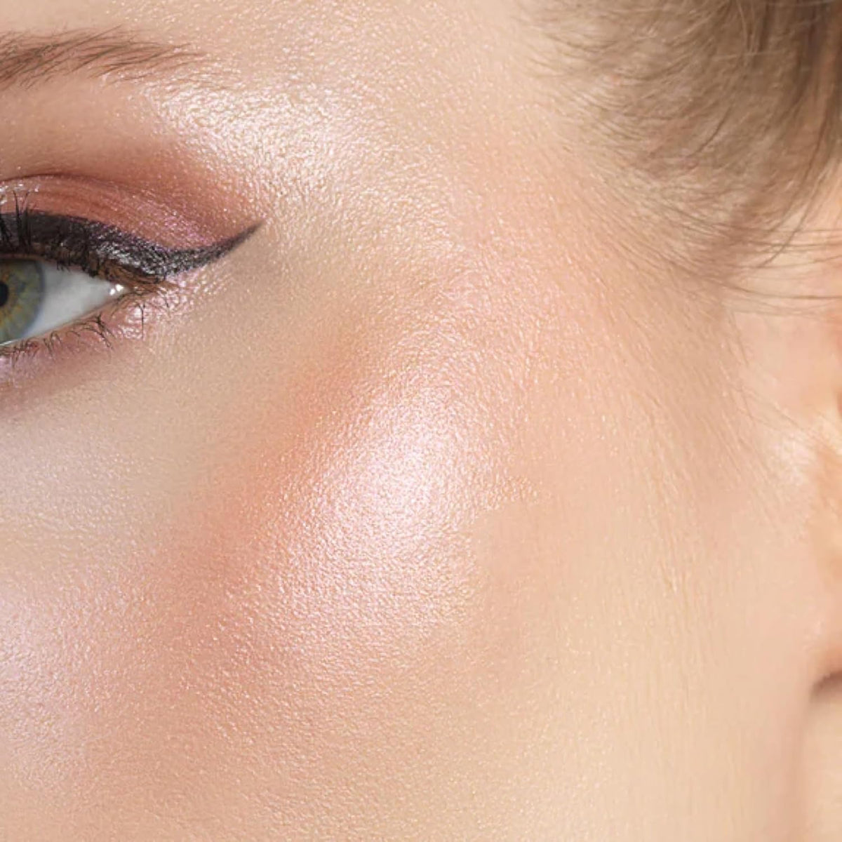 stila Heaven's Hue Highlighter | Lightweight Soft Makeup Glow, Bouncy Texture Illuminates Skin